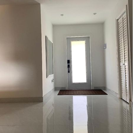 Small Room With Sharing Bathroom Boca Raton Exterior foto